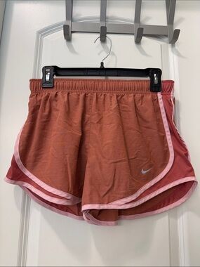 Women's Nike Tempo Dri-FIT Mid-Rise Running Shorts Pink